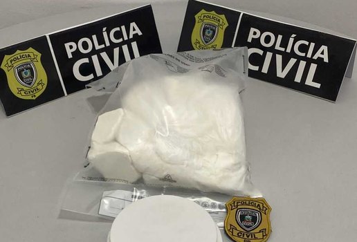 A cocaína, segundo a polícia, é de alto teor.