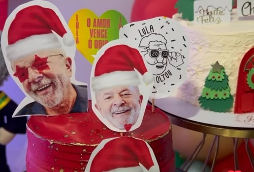 Família troca Papai Noel por Lula em decoração natalina na Paraíba