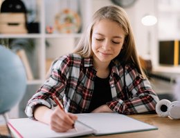 Pesquisa aponta que desempenho de meninas em Matemática