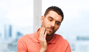Cenas de "Vale Tudo" despertam dúvidas no público sobre caxumba e infertilidade masculina (Imagem: Ground Picture | Shutterstock)