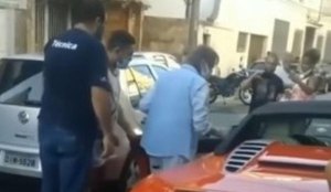 Carro de Roberto Carlos enguiça por falta de combustível no Rio