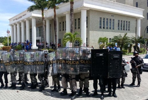 Manisfestantes justica federal Joao Pessoa