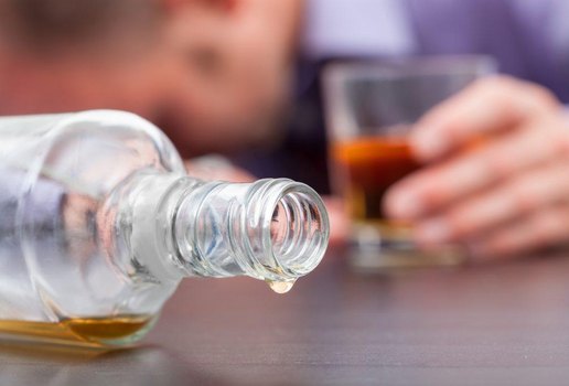 Consumo de álcool pode estar ligado à diminuição do cérebro, aponta estudo