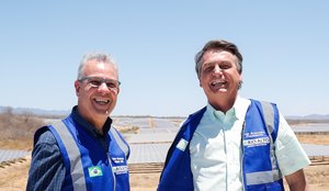 Bento Albuquerque e Jair Bolsonaro durante visita a Coremas, na Paraíba.