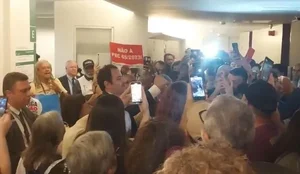 Manifestacao gabinete hugo motta