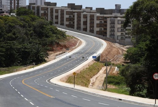 Via que liga o bairro do Altiplano ao HU