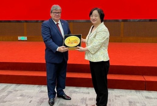 João Azevêdo se reuniu com a reitora da Universidade Jiao Tong, Lisa X Xu