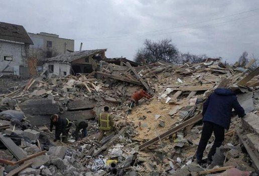 Segundo governo ucraniano, bombardeios aéreos russos foram intensificados em áreas residenciais