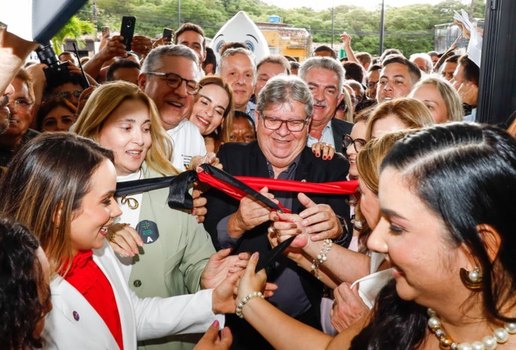 Inaugura Hospital