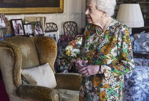 Príncipe Charles e Camilla vão jantar com a rainha no Natal