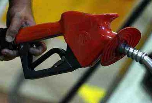 Governo dá prazo de 5 dias para denúncia de preço abusivo da gasolina