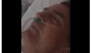 Imagens mostram Jair Bolsonaro acordando após a cirurgia
