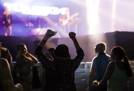 Como se ninguem tivesse olhando