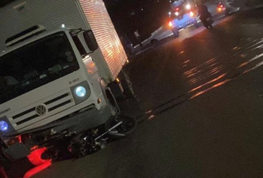 Colisão entre caminhão e moto deixa uma pessoa morta em Alhandra