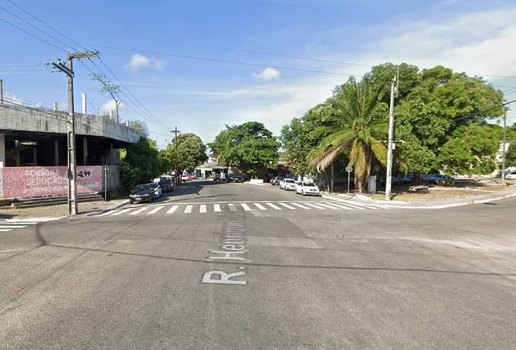 Colisão entre carro e ônibus deixa três feridos em João Pessoa