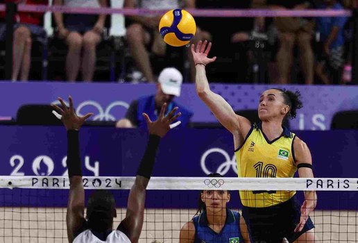 LUIZA MORAES COB BRASIL X DOMINICANA VOLEI PARIS 2024 Easy Resize com