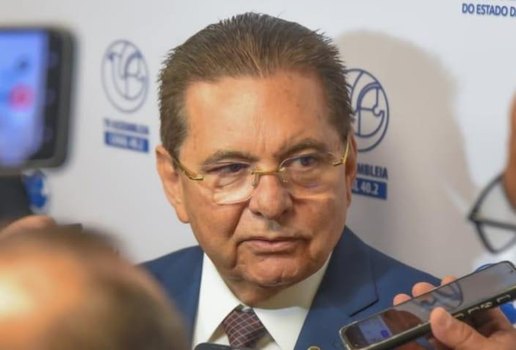 Adrino Galdino