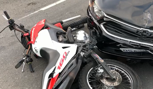 PANCADA CARRO E MOTO 13 05 2019