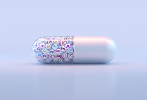 O consumo exagerado de vitaminas representa um risco à saúde (Imagem: Corona Borealis Studio | Shutterstock)