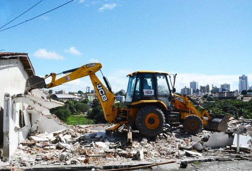 João Pessoa tem demolição de casas por risco de desabamento e famílias realocadas