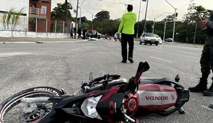 Colisão entre motos deixa um morto e um ferido em frente à UFPB