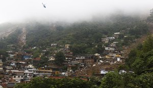 Petrópolis, na região serrana do Rio de Janeiro, volta a sofrer com fortes chuvas