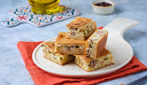 Torta de atum com ovo cozido (Imagem: Fotógrafo de banco de imagens | Shutterstock)