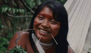 Dia Internacional dos Povos Indígenas celebra as tradições e a diversidade dos povos originários (Imagem: Reprodução digital | Gullane Filmes)