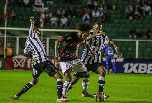 A partida aconteceu no estádio Orlando Scarpelli,