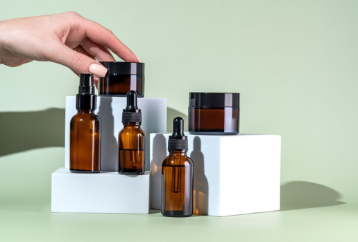 Uma rotina de skincare equilibrada é essencial para a saúde da pele e resultados eficazes (Imagem: Irina Kvyatkovskaya | Shutterstock)