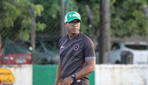 Treinador foi expulso ao fim da partida entre Volta Redonda e Botafogo-PB, neste domingo (10)
