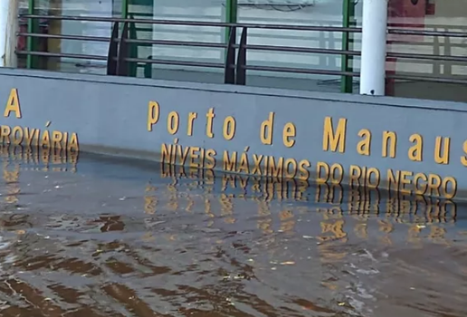 Cheia em Manaus atingiu o maior nível neste sábado