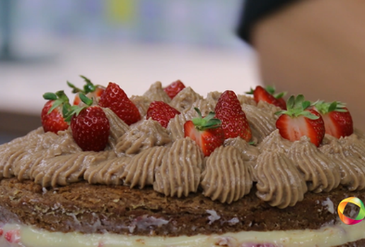 Bolo de chocolate com morango