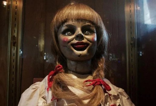 Boneca annabelle exposicao