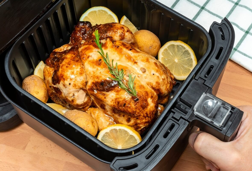 Frango com batata (Imagem: rafa jodar | Shutterstock)