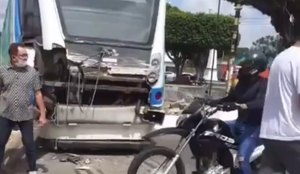 Acidente aconteceu no centro da cidade