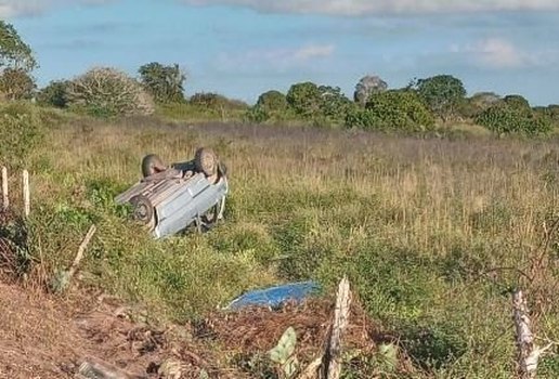 Agricultor morre após capotamento no interior da PB