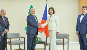 EMBAIXADORA DA REPÚBLICA TCHECA COM PRESIDENTE LULA