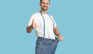 O excesso de pele e a flacidez que surgem após o emagrecimento acelerado podem ser corrigidos com uma cirurgia reparadora (Imagem: Pixel-Shot | Shutterstock)