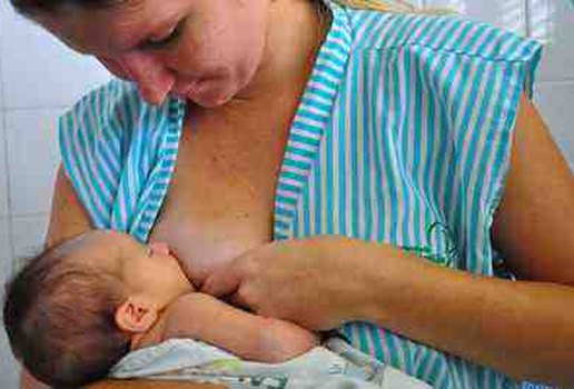 Senado aprova projeto que prevê direitos para a mãe solo