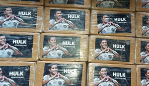Embalagens dos entorpecentes receberam a foto do paraibano Hulk