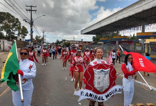 Desfile da Banda Marcial Professor Pedro Anibal Moura