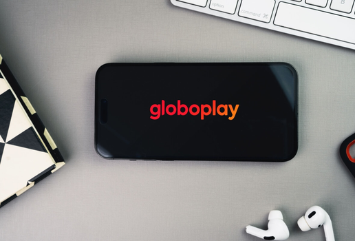 O catálogo do Globoplay recebe em setembro produções que unem nostalgia, música e histórias transformadoras (Imagem: Diego Thomazini | Shutterstock)