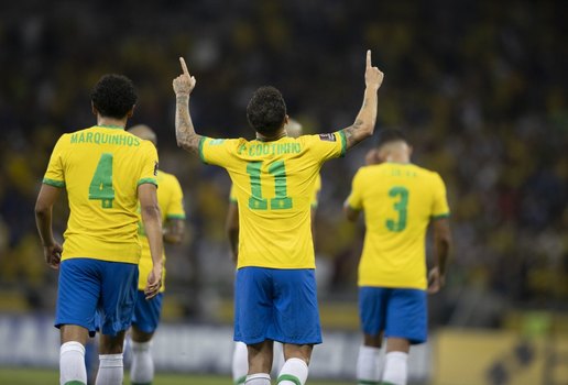 Brasil goleia Paraguai por 4 a 0 e segue dominante nas Eliminatórias da Copa