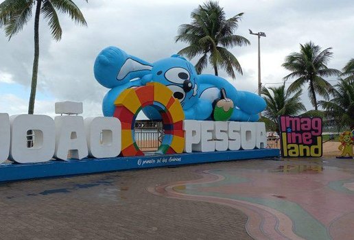 Sansão gigante está exposto no Busto de Tamandaré