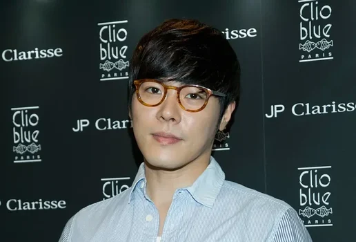 Wheesung astro do K pop encontrado morto aos 43 anos