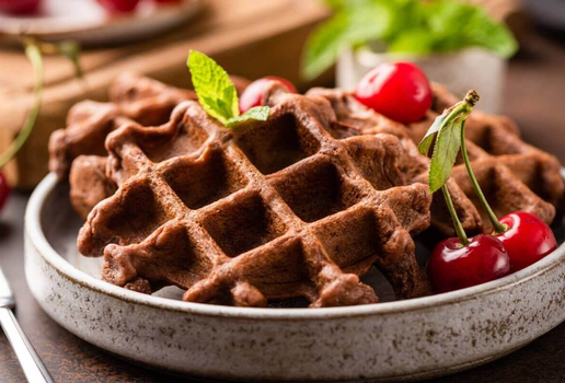 Waffle de chocolate (Imagem: Vladislav Noseek | Shutterstock)