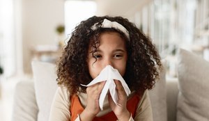 Alguns cuidados ajudam a evitar doenças respiratórias nas crianças (Imagem: PeopleImages.com - Yuri A | Shutterstock)