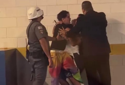 Imagens mostram Biel mordendo um homem durante a briga