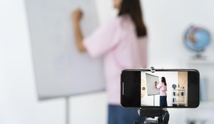 Grupo oferece curso gratuito de criação de videoaulas para o YouTube